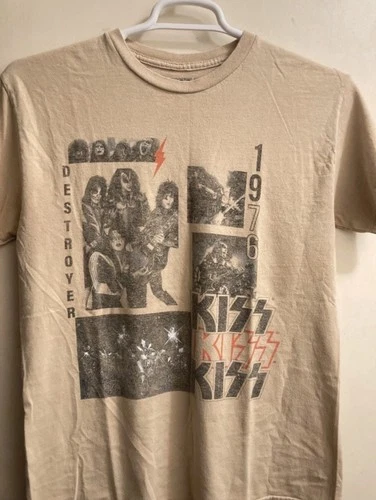 Kiss Men's XL White Destroyer Tour 1976 T-Shirt 100% Cotton 1970s vintage concert t-shirt, vintage, size XL, single stitch, B+ condition