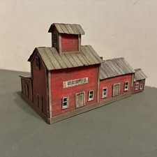 N Scale Built Wood Atlas Supply Company - Pai...