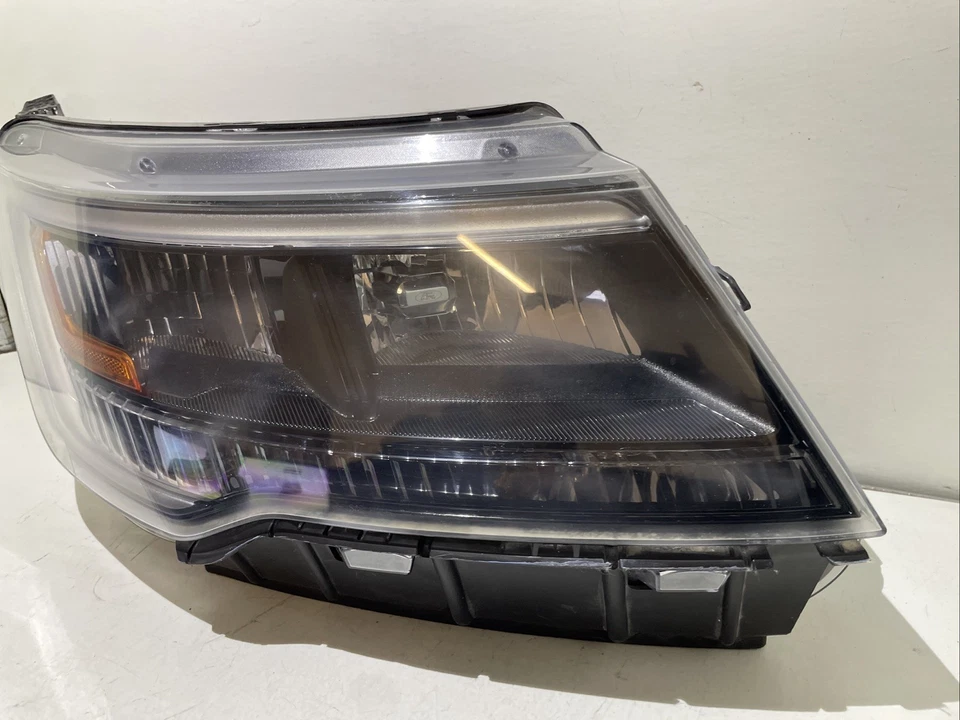 Ford Explorer 2016-2019 equipamiento policial faros pasajero derecho OEM 0797 Foto 3 de 4