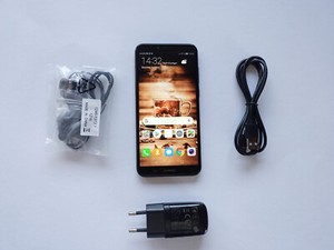 Huawei Y6 2018 -ATU L21 - 16GB - DualSIM Smartphone - schwarz sehr gut!
