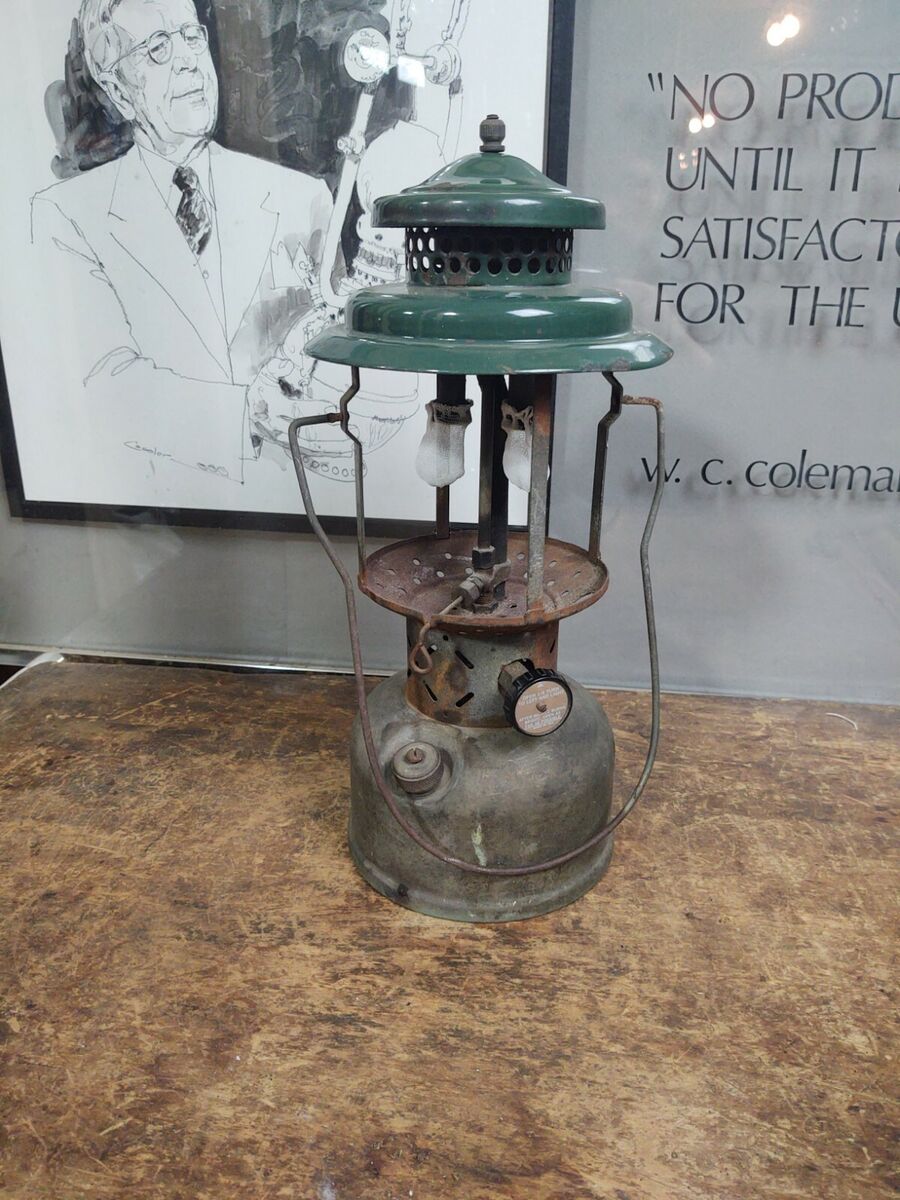 Vintage 1950 Coleman Double Mantle Model 220D Gas Lantern Vintage 1950 Coleman Double Mantle Model 220D Gas Lantern
