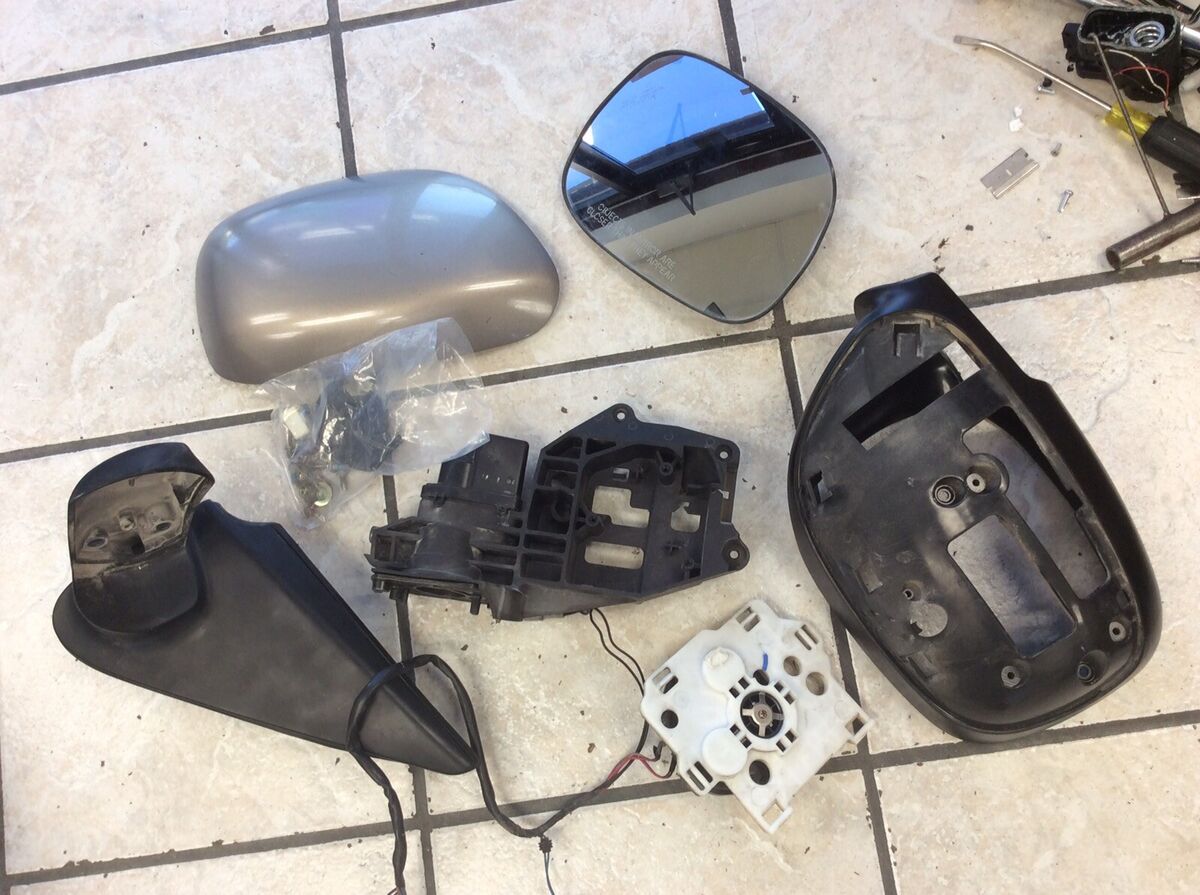 2001-2006 Toyota Sequoia Mirror Folding Motor Repair 2001-2006 Toyota Sequoia Mirror Folding Motor Repair