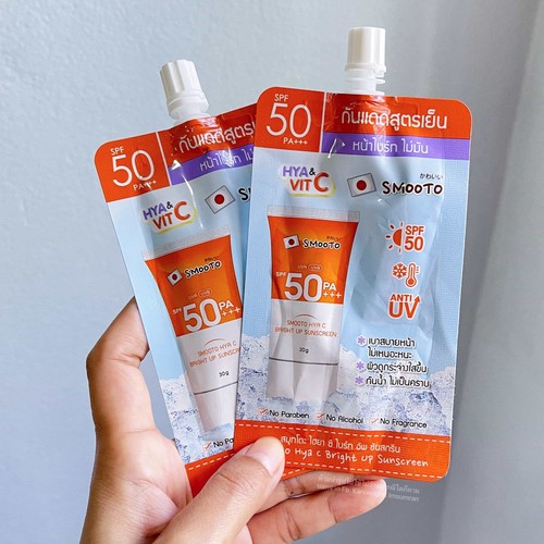 12x Smooto Hya Vit C crema solare luminosa formula fredda impermeabile SPF50 PA+++ - Foto 7 di 7