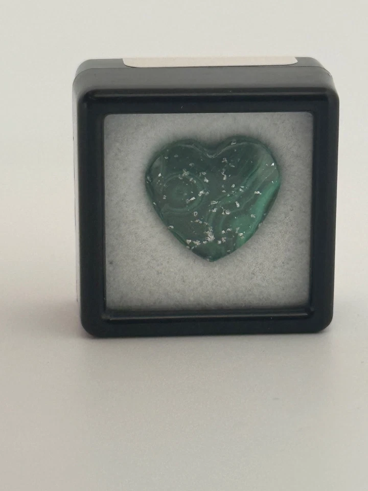Malachite Cœur Naturel 9,48 Ct - Photo 2/4