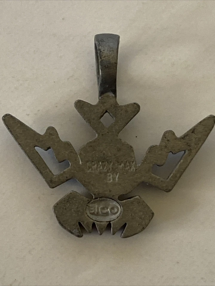 COLGANTE DE PELTRE MAD Vintage de BICO AUSTRALIA Foto 3 de 4