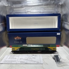 BACHMANN 'OO' GAUGE 32-981 FREIGHTLINER GREEN CLASS 66 #66416 LOCO 