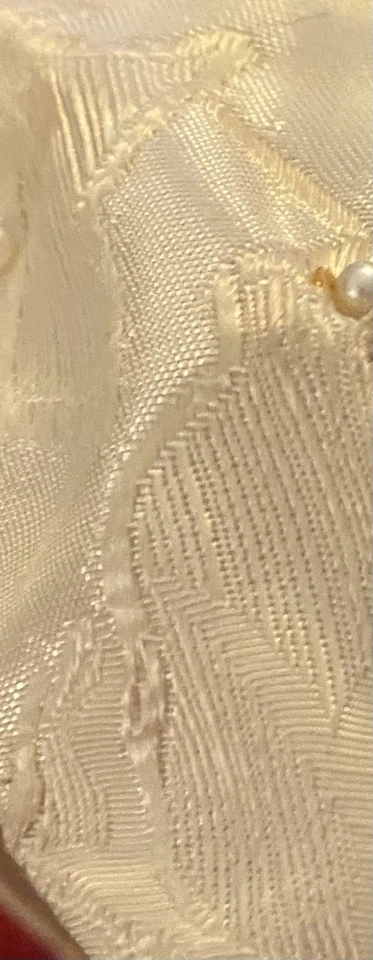 Tocado rosete de satén nupcial vintage años 50 Miss Lillian para Vogue Foto 3 de 4