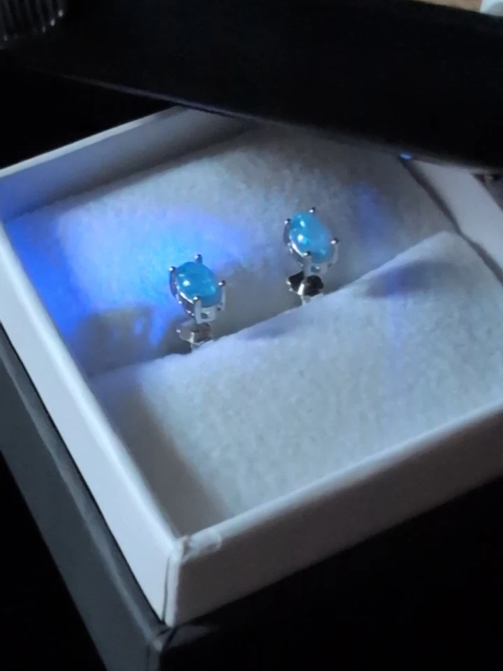 Tachuelas de ópalo austriaco genuinas de ley 925 con elemento protector de resina personalizadas Foto 3 de 4