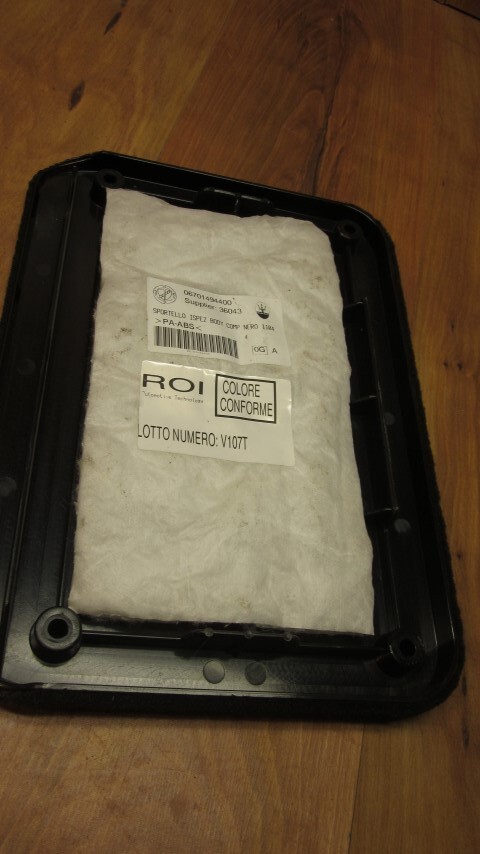 Maserati covering 6701494400