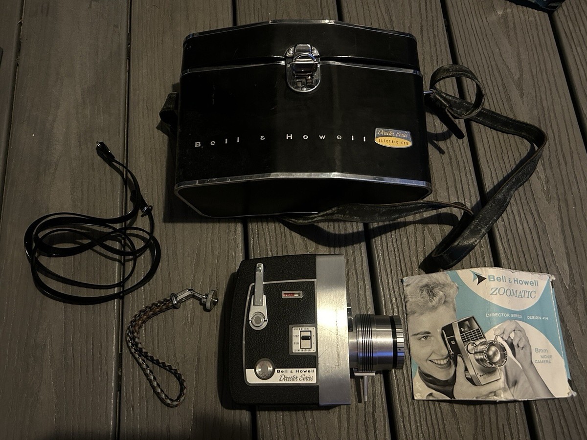 Vintage Bell Howell Zoomatic 8mm Movie Camera Director Series Case  Untested - Main Image