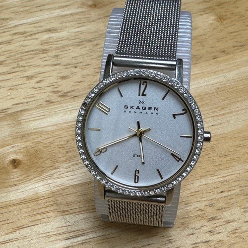 Skagen Denmark Quartz Watch 92SGS Unisex Silver Rhinestone Mesh Band New Battery - Picture 2 of 6