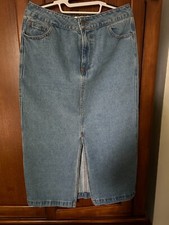 Lightwashed denim skirt