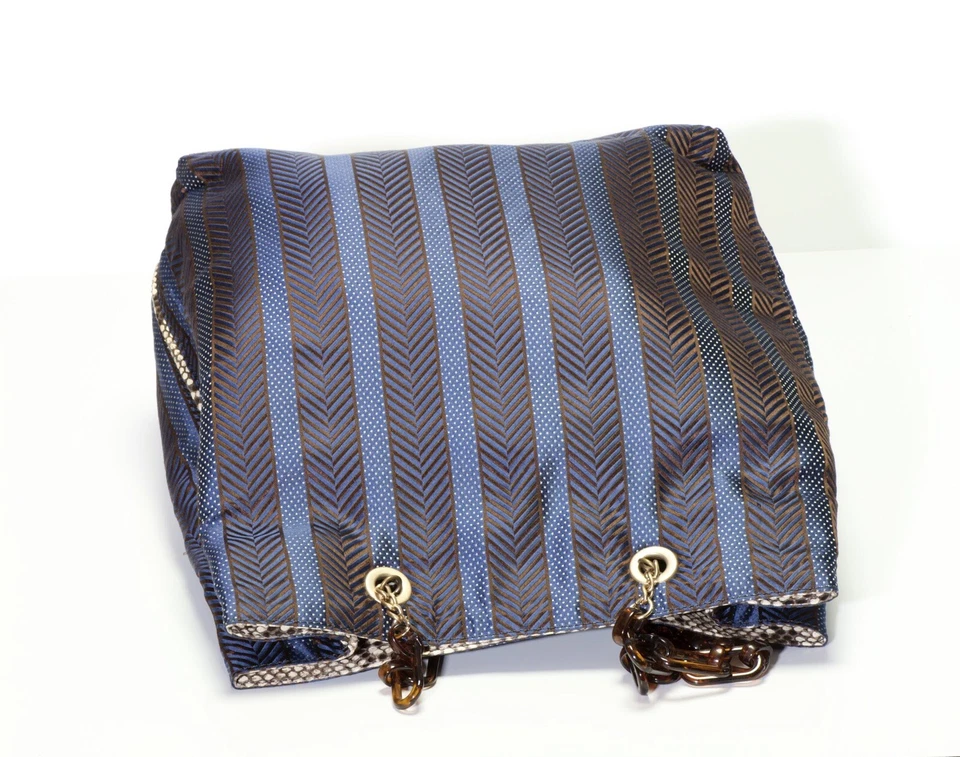 Bolso de Mano para Mujer LANVIN Paris Púrpura Rayas Satinado Piel de Serpiente’s Foto 2 de 4