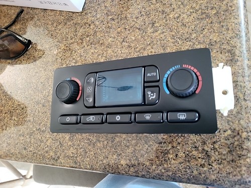 GM 15845093 Climate Control Unit HVAC Auto Feature - Picture 12 of 12