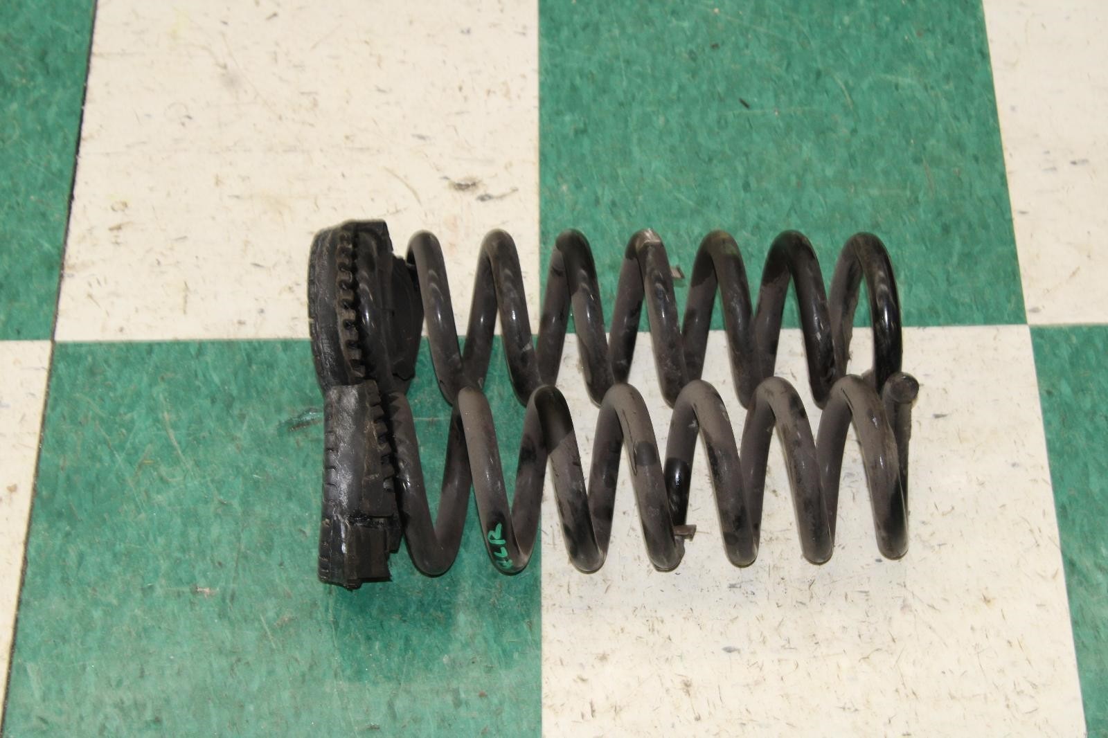 14-19 Ghibli Rear Suspension Pair Driver LH Passenger RH Coil Springs OE Factory