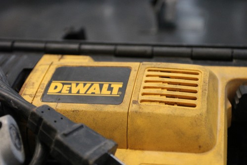 Trapano avvitatore DeWalt DW557 1" SDS MARTELLO con custodia con cavo TESTATO!! BELLO! W BITS! - Foto 2 di 12