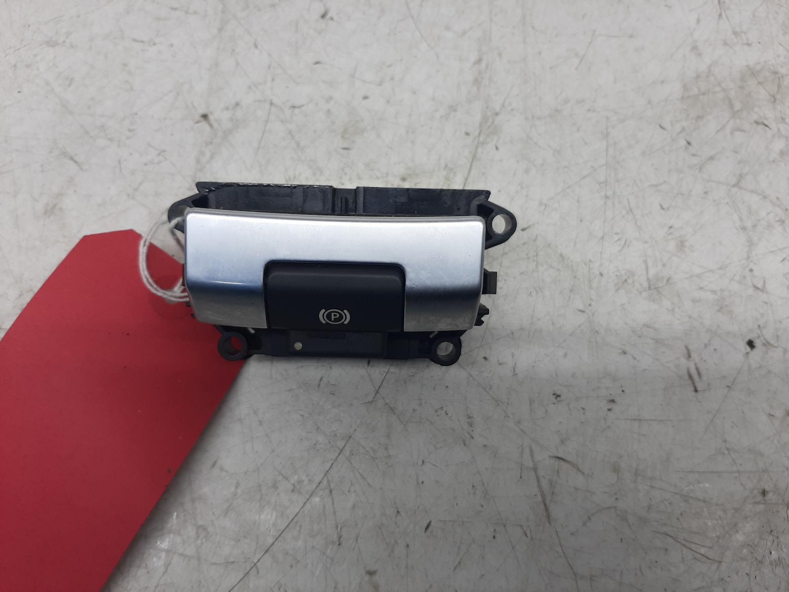 2017 Land Rover Discovery Sport 5 Door Estate LR060857 Switch 