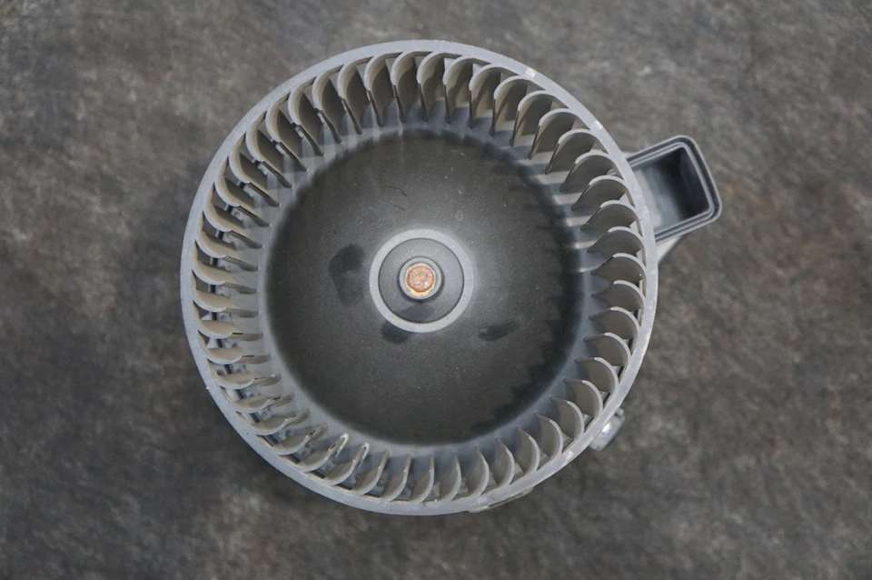 Conjunto de ventilador de motor soplador HVAC delantero OEM 64116836881 Bmw Serie 7 750i G12 16-22 Foto 4 de 4