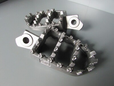 NEW - Foot Pegs - RMZ450 05-07, RMZ250 2010, RMZ 450, 250 - Sunline 27-00-015