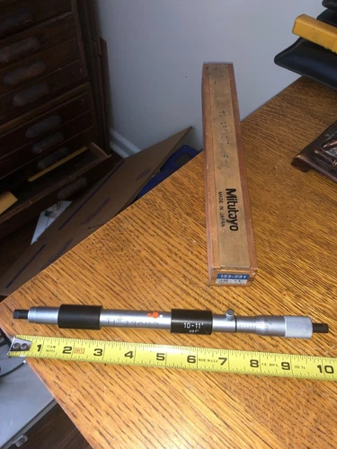 MITUTOYO TUBULAR INSIDE MICROMETER 133-231  IM11" .001MM 10-11"