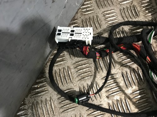 IVECO DAILY 2.3 MK6 2015-On Fuse Box Under Bonner Wiring Loom 5802379172 - Picture 23 of 24
