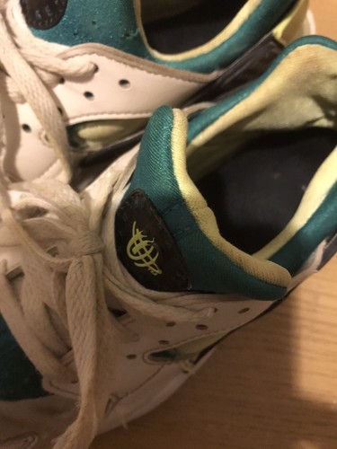 scarpe da ginnastica nike air huarache taglia UK 4 - pulite e in ottime condizioni - Foto 8 di 16