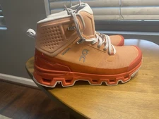 On Cloud Rock 2 Hiking Boots Women’s Size 9