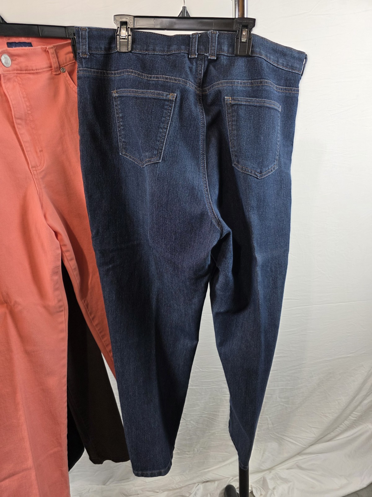 Four Gloria Vanderbilt Amanda & Basic  Editio Str… - image 12