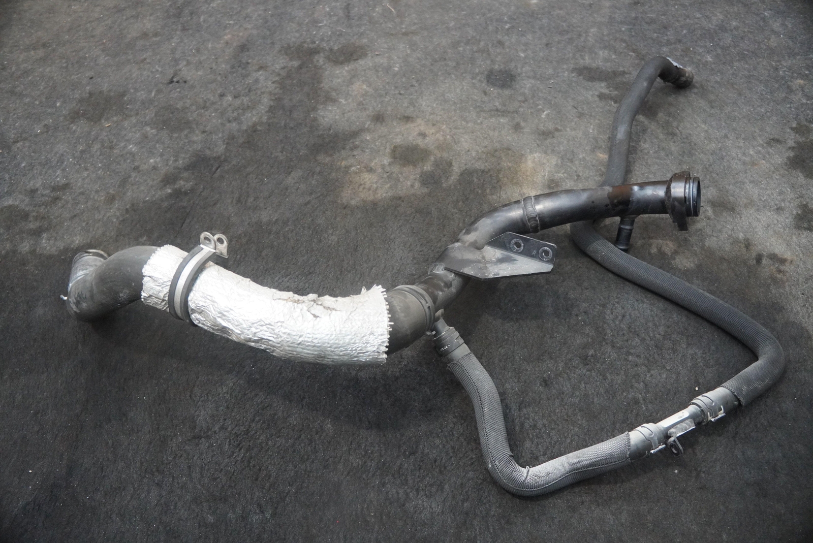 Left Water Radiator Cooling Pipe Hose Tube 470121051A Lamborghini Aventador 2015