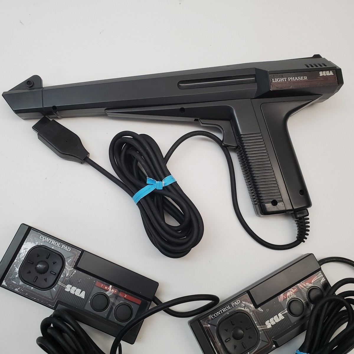 Sega Master System Controller Pad x2 & Light Phaser OEM Retro
