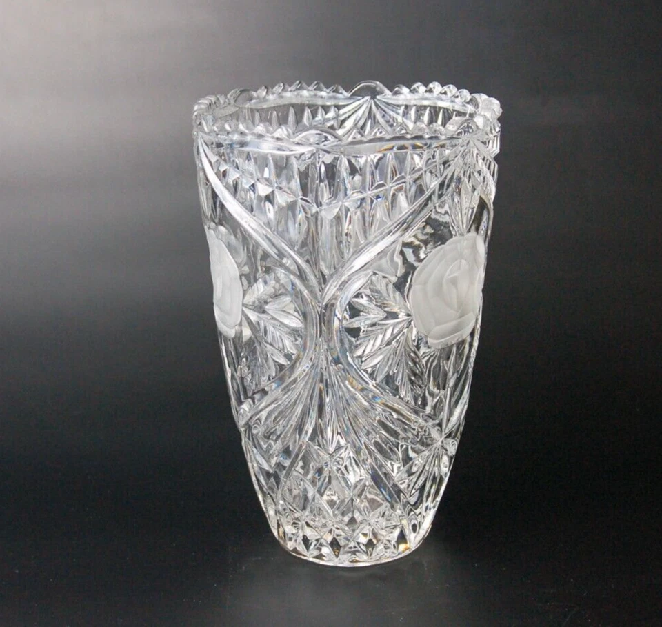 Florero de vidrio Flower Art transparente con borde de diente de sierra de flores esmeriladas 8 pulgadas Foto 2 de 4