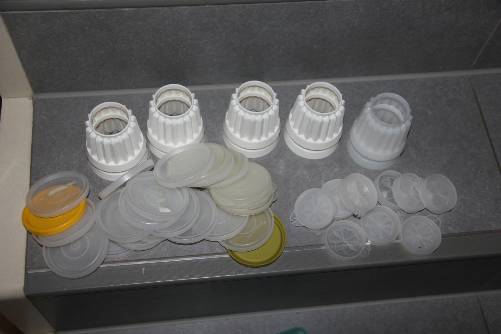 1x TUPPERWARE Pudding Form mit 2 Deckel 4,5/7,5 cm Gugelhupf zum Stürzen