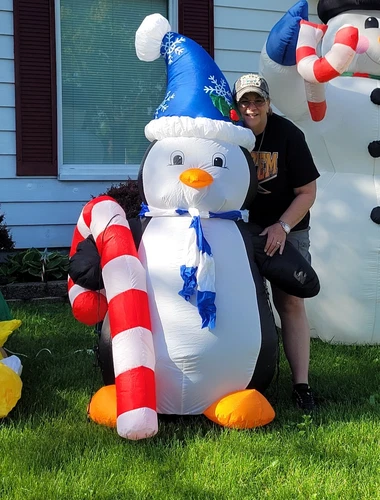 Gemmy 6 ft Inflatable Penguin Lighted w/Candy Cane Christmas Self-Inflates