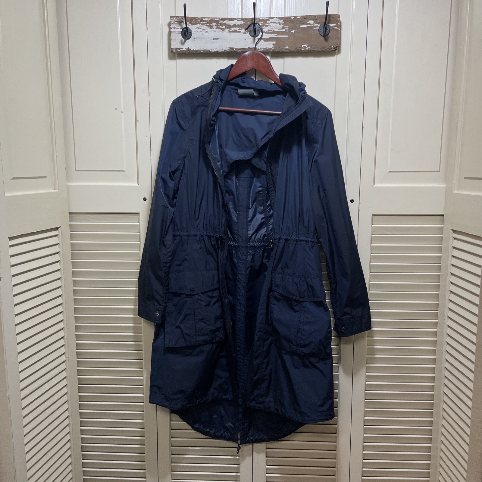 Athleta Drippity Rain Jacket Medium Navy Blue Long Gem