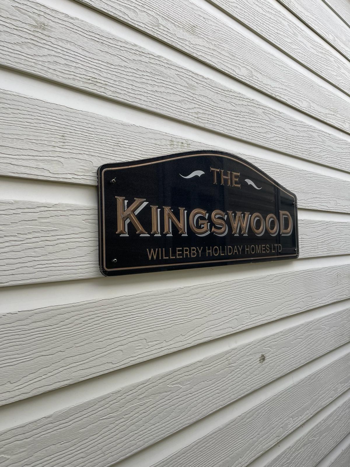 Static Holiday Caravan For Sale Off Site Willerby Kingswood 42FTx13FT