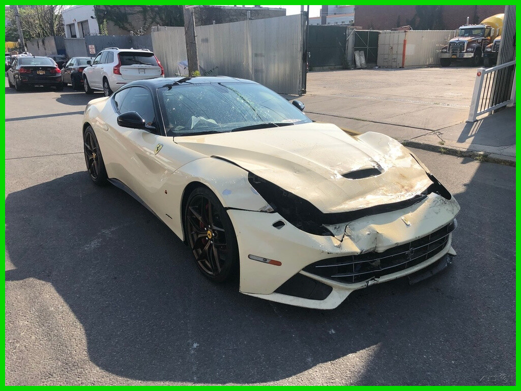 2015 Ferrari F12berlinetta  2015 Used 6.3L V12 48V Manual RWD Premium