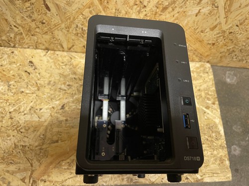 3 Synology DiskStation NAS DS218, DS418, DS718+ - pour pièces détachées DEFECTUEUX - Photo 7/10