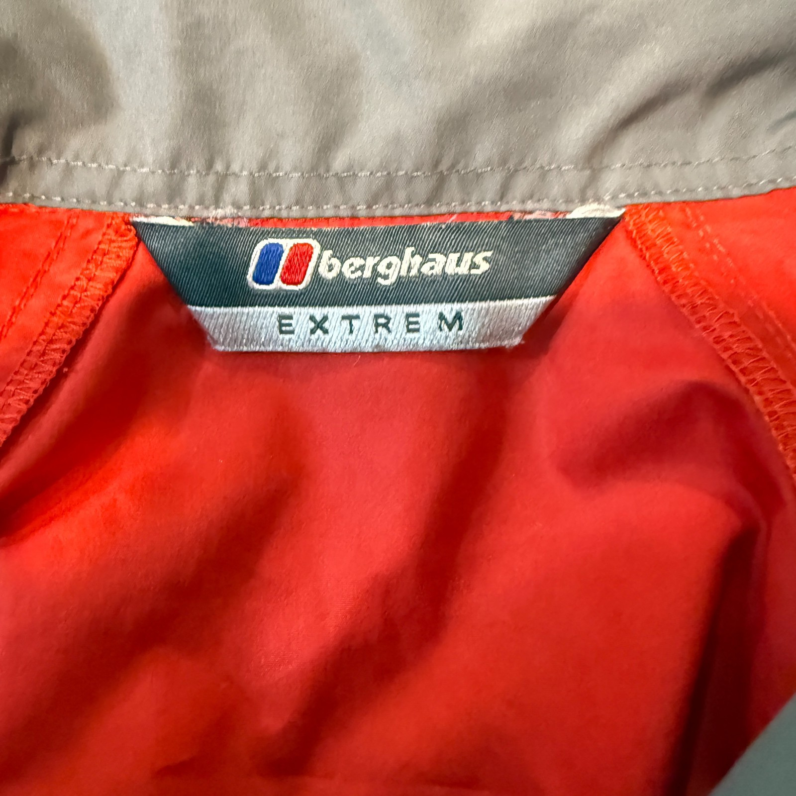 Berghaus Pullover Shell Jacket Women's Size 10 Re… - image 4