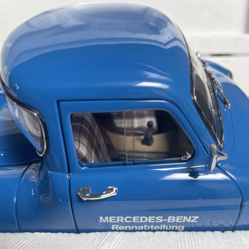 1954 Mercedes Benz Renntransporter, The Blue Wonder, CMC M-036, 1:18 NOS - Picture 13 of 24