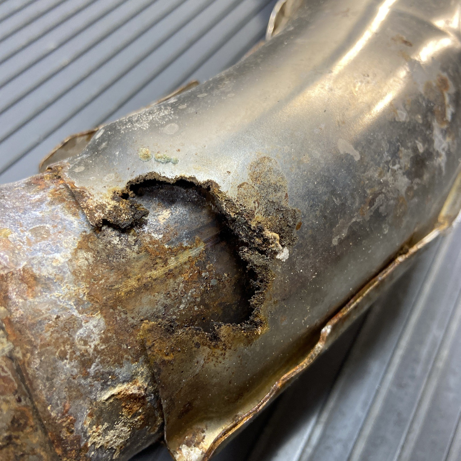 2018-2023 Ferrari Portofino F164 3.8L Right Exhaust Pipe 760985 10k Miles OEM