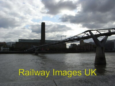Photo - Tate Modern and the Millennium Bridge c2009