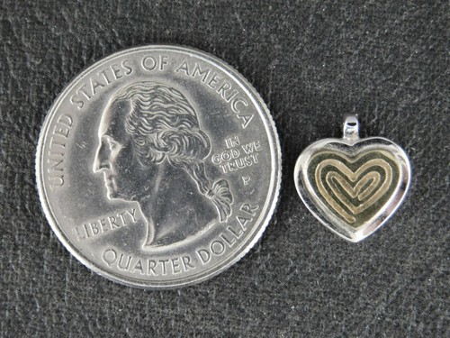 Pequeño dije de corazón de plata de ley 925 y oro amarillo de 18 quilates - Imagen 4 de 5