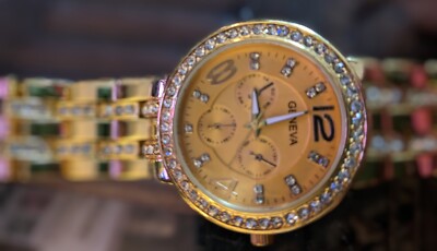 GENEVA Ladies Pink Gold Tone with Crystals Analog Watch Ladies Geneva Gold tone And Crystal Watch. Pink dial. New  main image 3