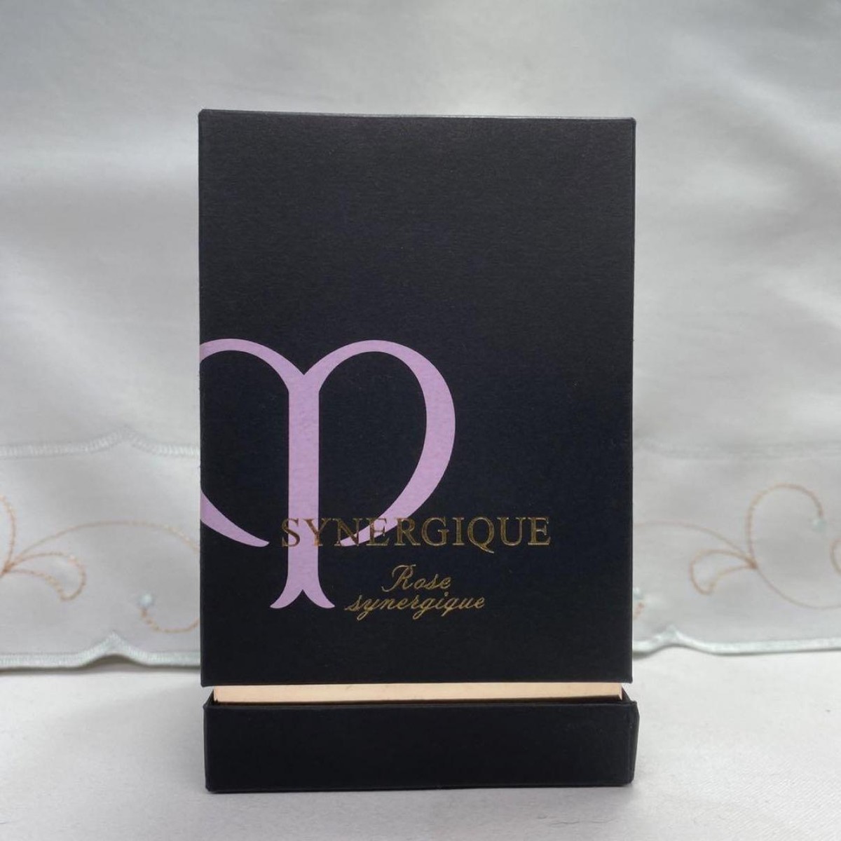 Cle de Peau Beaute Rose Synergique 50ml 1.7 oz Discontinued Eau de