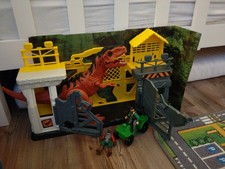 Dino Adventure Park Toy Set T-Rex mit Auto un...