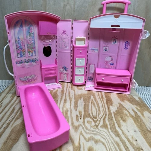 Vtg Mattel Barbie Travelin House Playset Luggage Suitcase
