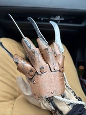 A Nightmare on Elm Street Replica Glove Rubies Co Freddy Krueger Deluxe Edition