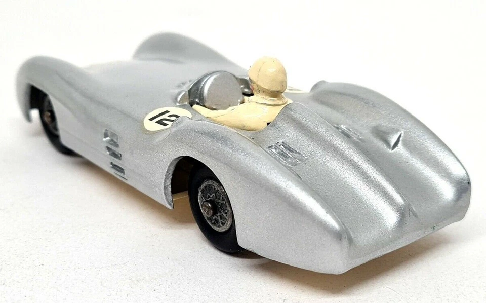 Crescent Toys Vintage - Mercedes Benz 2.5 Litre G/Prix Car Restored Silver #12 - Image 4 of 4