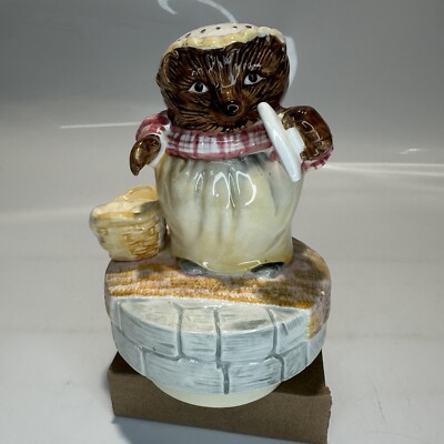 Vintage Schmid BEATRIX POTTER ''Mrs Tiggy Winkle'' Ceramic Hedgehog Music Box