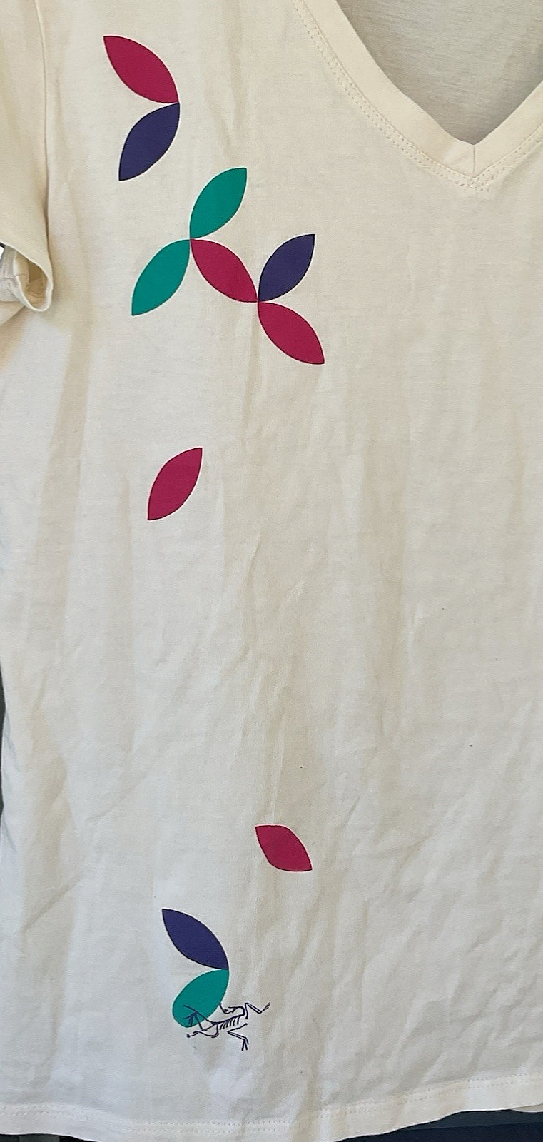 ARC'TERYX Arc’teryx Camicia Donna Scollo a V Crema con Disegno Foglia Colorata Taglia Media